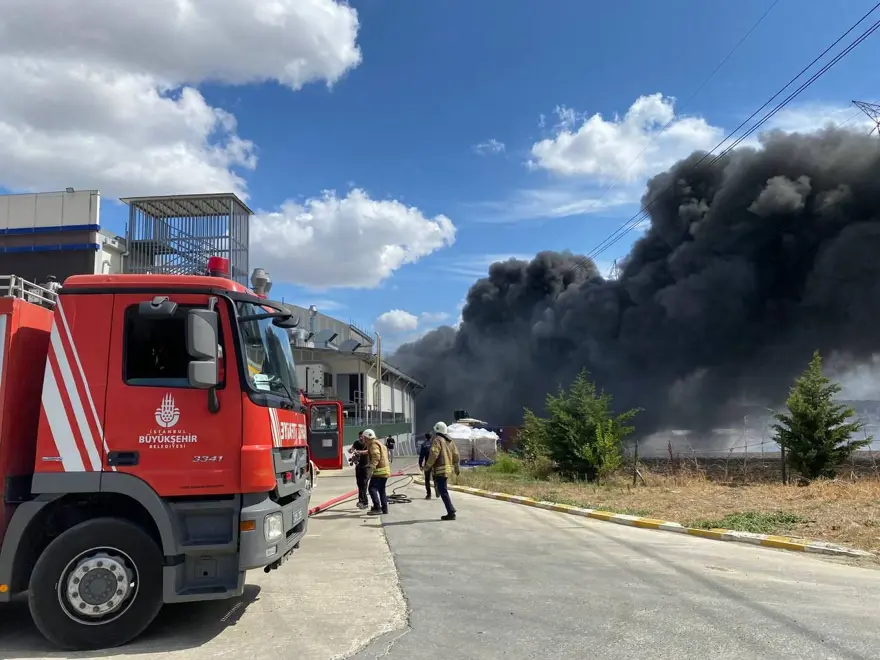 Silivri’de fabrika yangını: 1 kişi gözaltında 