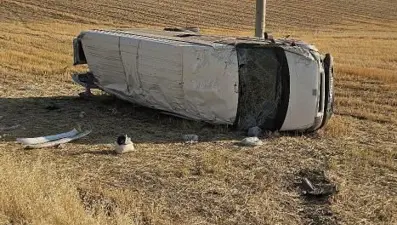Tarım işçilerini taşıyan minübüs kaza yaptı: 18 yaralı