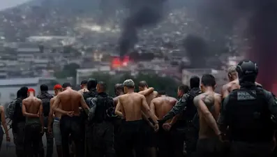 Brezilya'da sokaklar savaş alanına döndü: 4'ü polis 60 kişi öldü