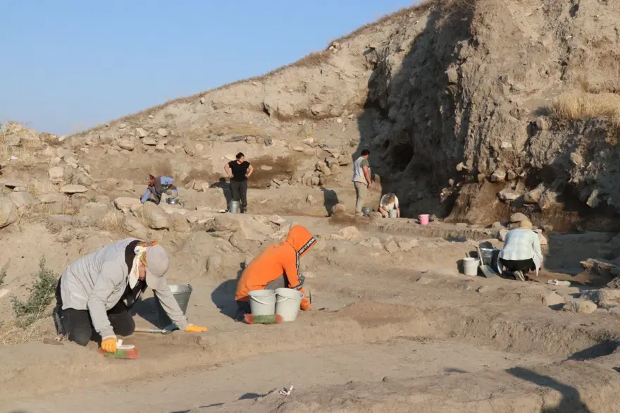 Yozgat Çadır Höyük'te arkeolojik kazılar 13 Yozgat Çadır Höyük'te arkeolojik kazılar 13