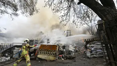 Ankara'da yangın paniği: Çöpte başladı, binalara sıçradı