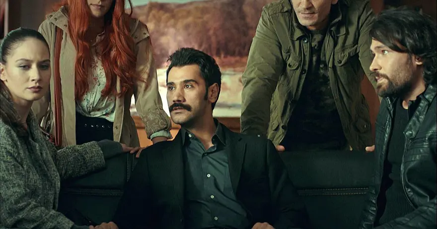 Hande Soral ‘İsimsizler’ dizisi kadrosunda 5 Hande Soral ‘İsimsizler’ dizisi kadrosunda 5