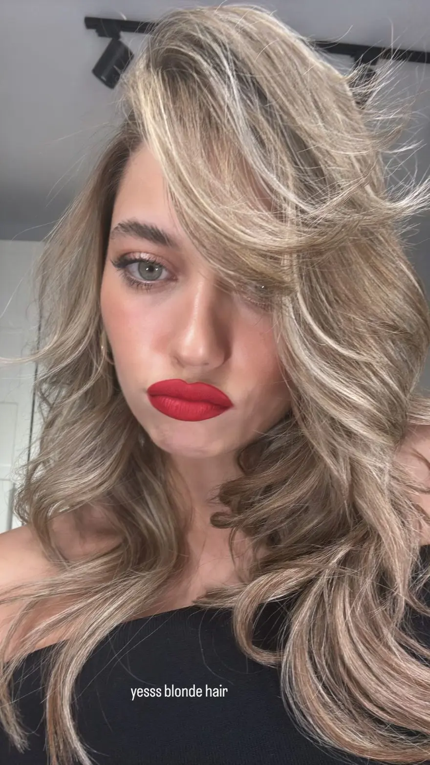 Burak Özçivit'ten yeni imaj: Tatil başlar  (Ünlülerin değişimi) 23