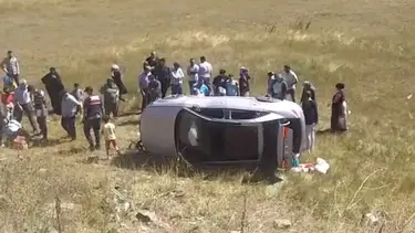 Tokat'ta bir otomobil 50 metre yükseklikten tarlaya devrildi