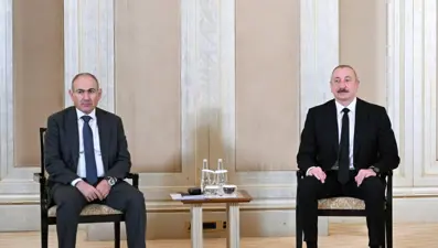 Aliyev ve Paşinyan, Abu Dabi'de barış için bir araya geldi