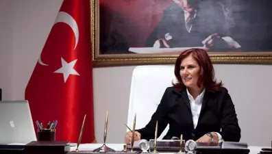 CHP’den AK Parti’ye geçeceği iddiasıyla gündemde: Özlem Çerçioğlu kimdir?