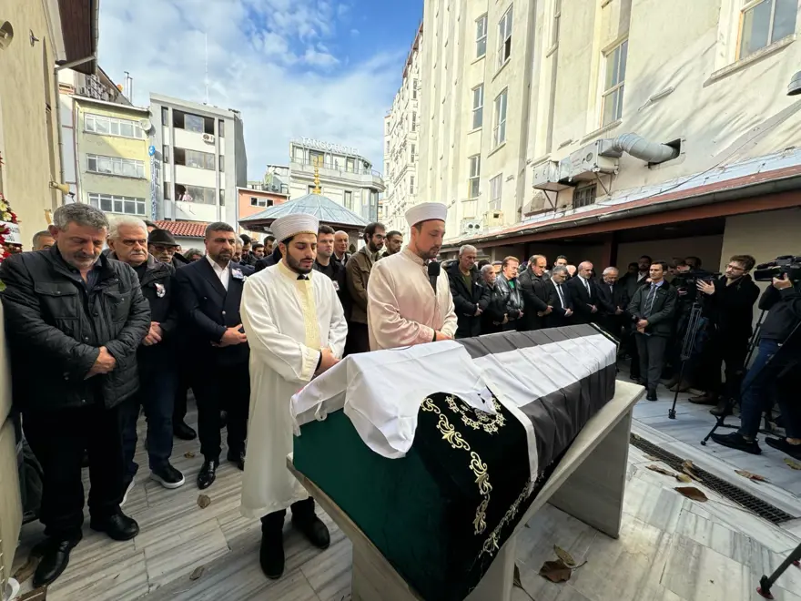 Yönetmen Şerif Gören son yolculuğuna uğurlandı 14