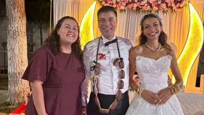 Damada altın yerine sucuk taktı