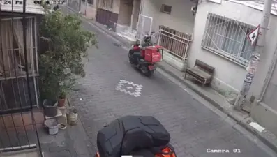 Sapık motokuryeden 3 saat arayla 2 kadına taciz
