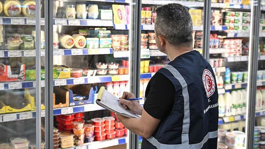 Baklavadan ay çekirdeği, sucuktan tavuk kafası çıktı