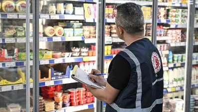 Baklavadan ay çekirdeği, sucuktan tavuk kafası çıktı