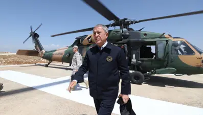 Bakan Akar: Kendine güvenen varsa yasa dışı geçişi denesin