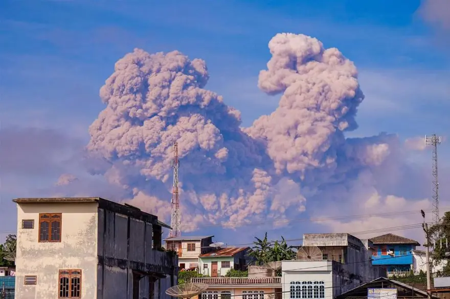 Sinabung Yanardağı'nda patlama 2