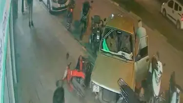 Kaza yaptıkları aracı bırakıp kaçtılar