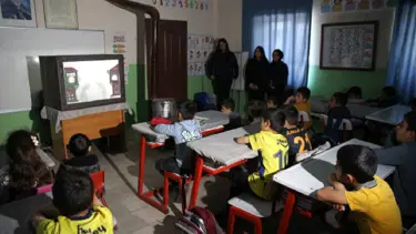 Liseliler Hacivat-Karagöz'ü köylere götürüyor