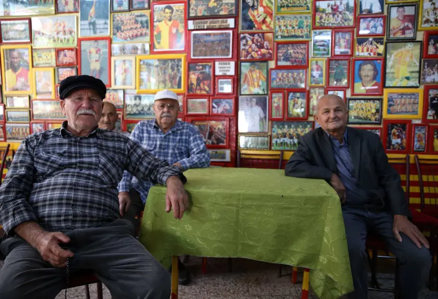 Manisa'da ilginç kahvehane! Galatasaray'ı eleştirmek, Fenerbahçe'yi övmek yasak 1