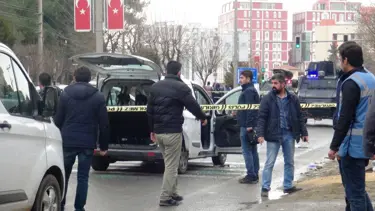 Kırmızı ışıkta bekleyen araca ateş: 1ölü