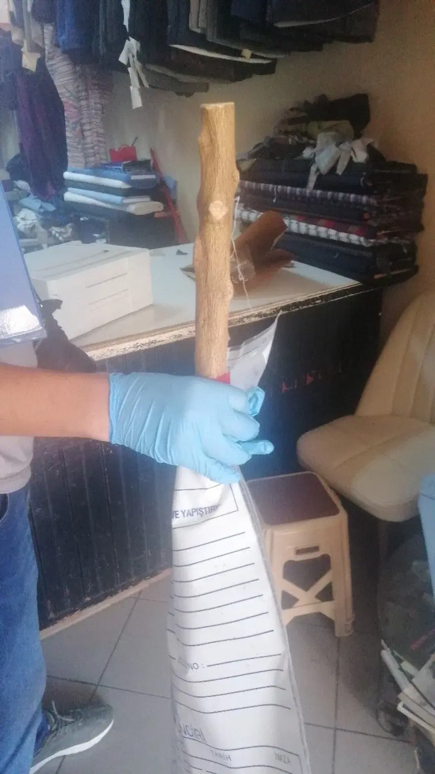 Terziye öldüresiye dayak | Müşteri çığlık atınca kaçmak zorunda kaldılar 4 Terziye öldüresiye dayak | Müşteri çığlık atınca kaçmak zorunda kaldılar 4