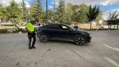 Karaman'da otomobil ve elektrikli bisiklet çarpıştı