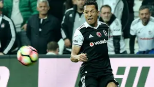 Adriano derbide yok Adriano derbide yok