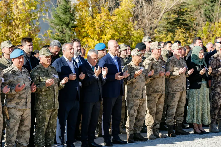 Pençe-Şimşek şehitleri için tören 2