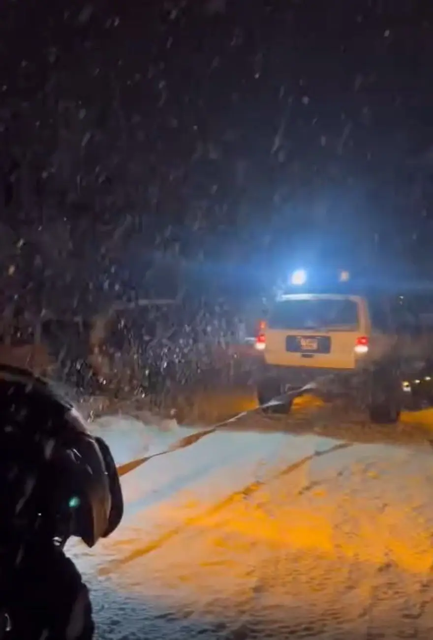 ZİNCİRSİZ ÇIKIŞA İZİN VERİLMİYOR 3 ZİNCİRSİZ ÇIKIŞA İZİN VERİLMİYOR 3