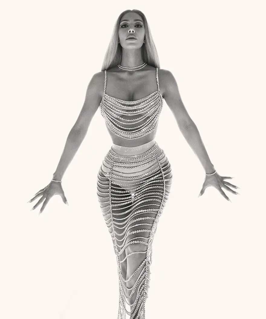 Kim Kardashian mücevher markası ile iş birliğine imza attı 8 Kim Kardashian mücevher markası ile iş birliğine imza attı 8