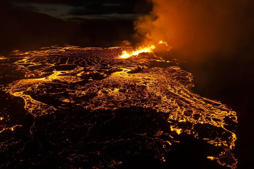 İzlanda'da volkan patlaması: Magma yeryüzüne çıktı 6