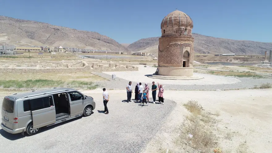 Su altında kalan 12 bin yıllık Hasankeyf, teknelerle gezilecek 5