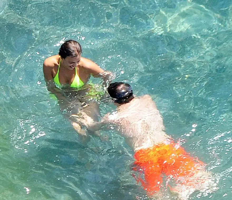 Bradley Cooper ve Irina Shayk tatile doymuyor 18