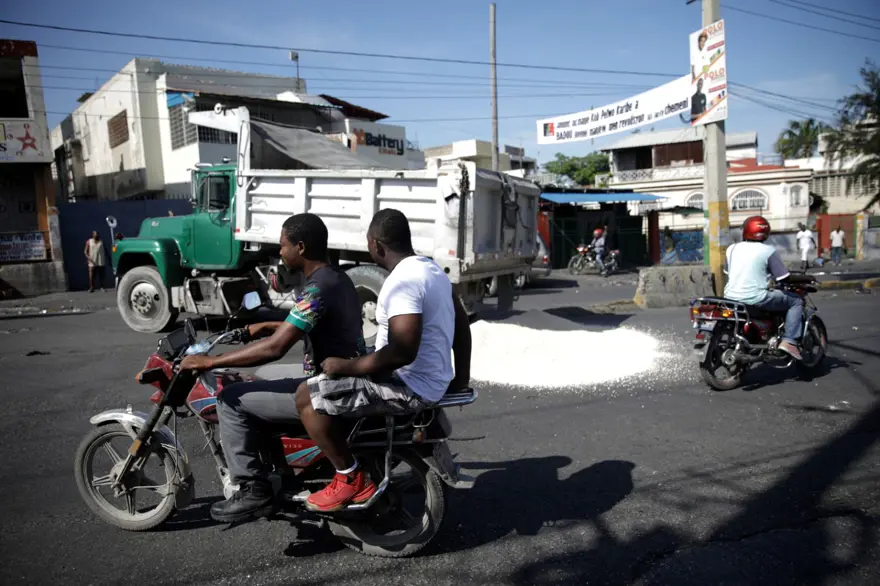 Haiti'de hükümet karşıtı protestolar şiddet olaylarına sahne oluyor 5