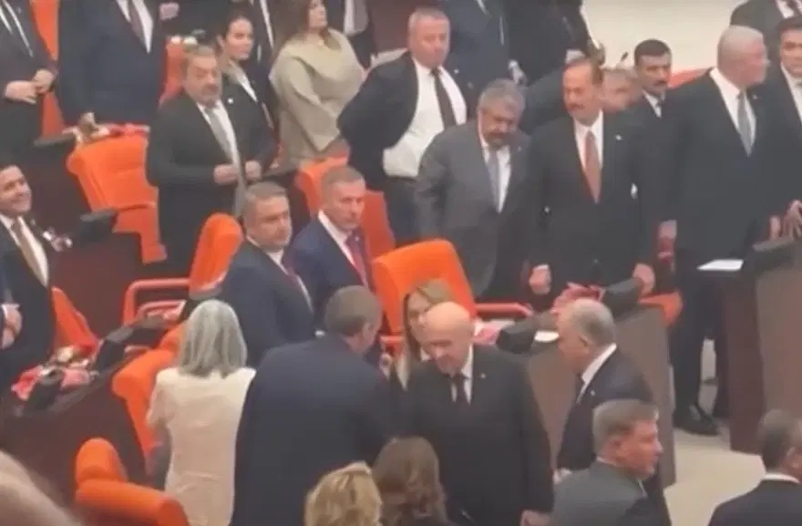 BAHÇELİ, BAKIRHAN'I ALKIŞLADI 4 BAHÇELİ, BAKIRHAN'I ALKIŞLADI 4
