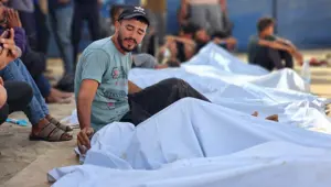 İsrail, Refah'ta çadır kampını vurdu | BM'den "En az 200 kişi öldürüldü" iddiası