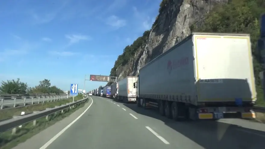Sarp Sınır Kapısı'nda TIR kuyruğu 1
