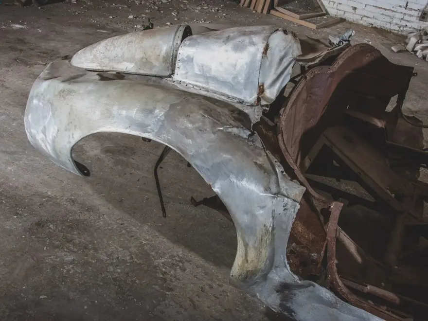 1954 model hurda Ferrari 2 milyon dolara satıldı 15