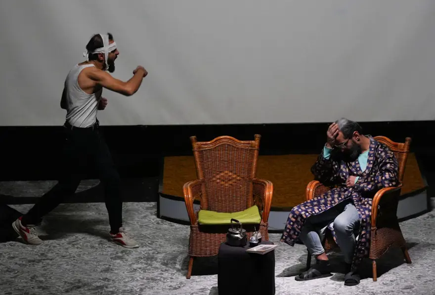 Esad sonrası ilk özgür oyun! Tiyatrocu kardeşler Şam'da sahneye çıktı 7