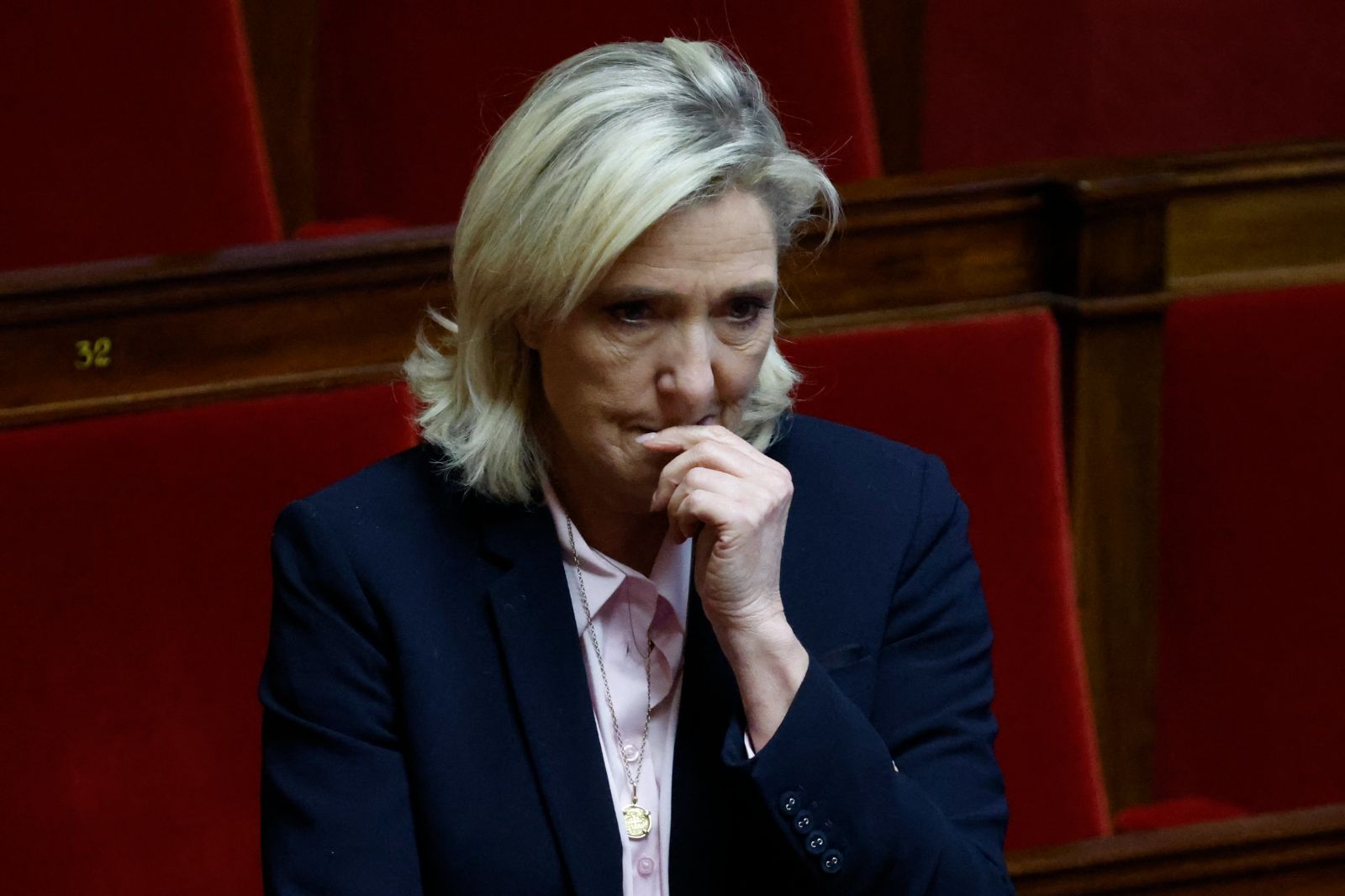 Le Pen, AB fonlarını zimmetine geçirdiği gerekçesiyle yargılanacak