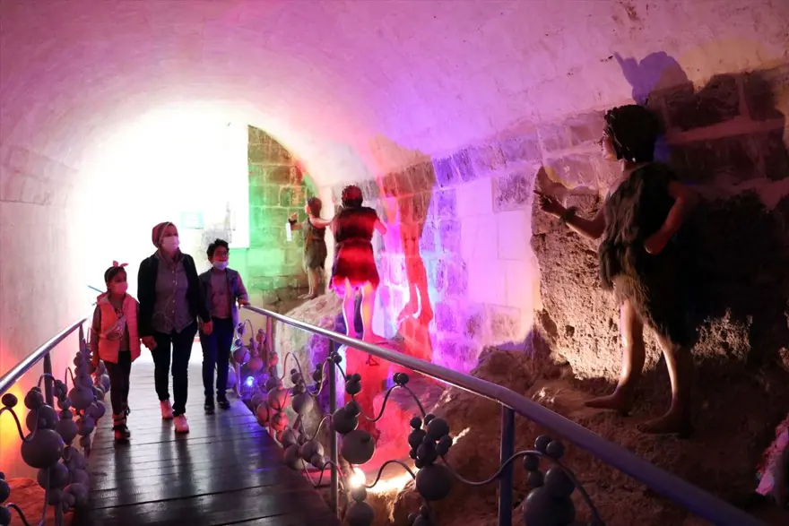 Gaziantep'teki müze ziyaretçilerini oyun ve oyuncaklarla kültürel yolculuğa çıkarıyor 6