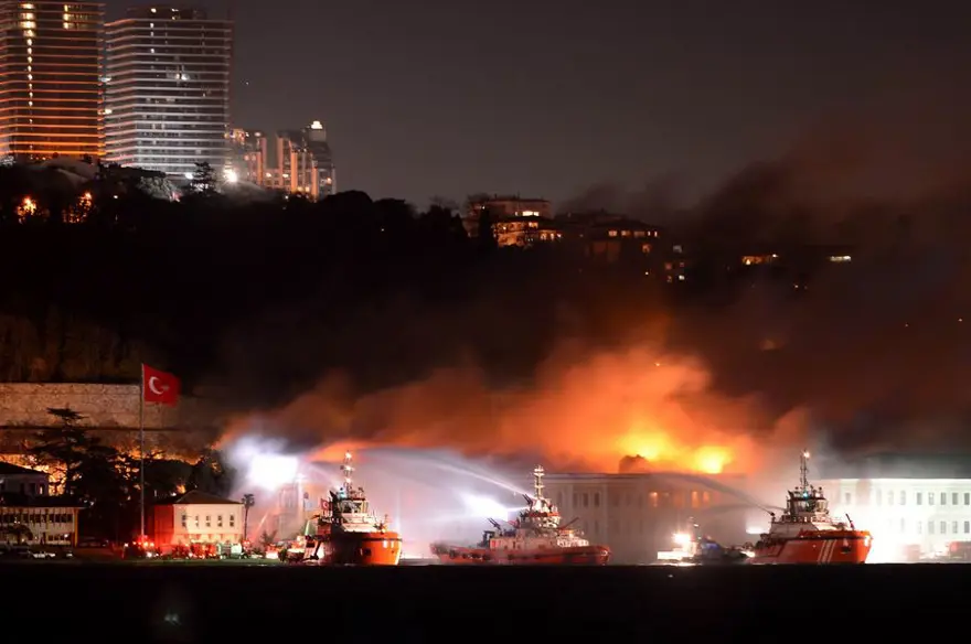 Galatasaray Üniversitesi'nde yangın 9