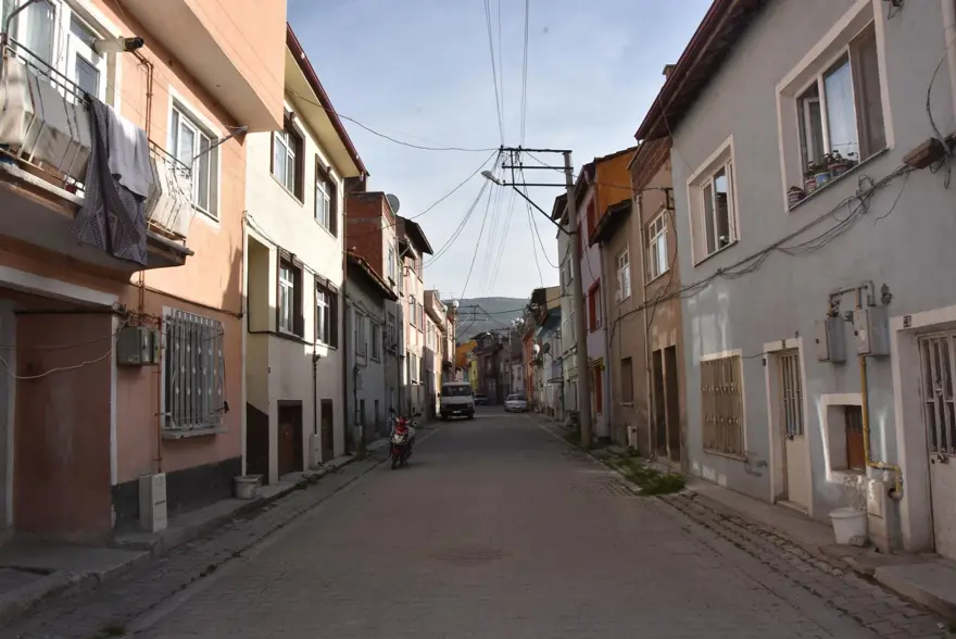 Kütahya'da bir mahalle ve dört sokağa corona virüs karantinası 4
