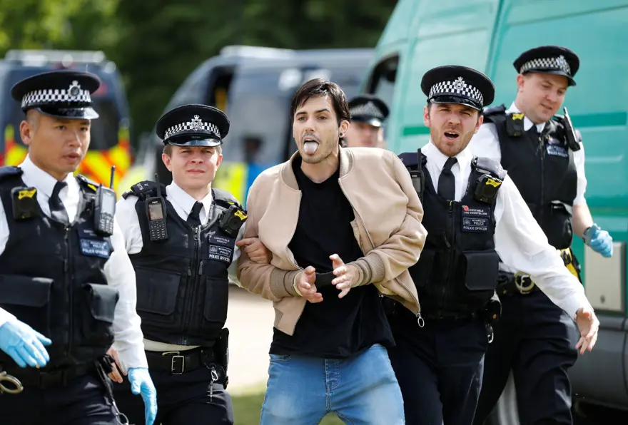 İngiltere'de tecrit karşıtı protesto 8