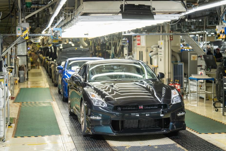 Milyonlarca hayranı var... Nissan GT-R'a veda etti