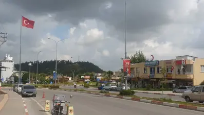 Osmaniye’de otomobil ile hafif ticari araç çarpıştı: 4 yaralı