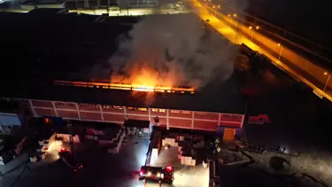 Manisa'da granit fabrikasında yangın