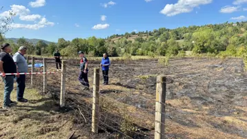 Yaktığı anız ateşeni söndürmeye çalışırkan öldü