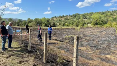 Yaktığı anız ateşeni söndürmeye çalışırkan öldü
