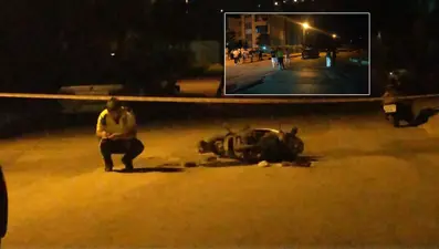 Otomobilin çarptığı motosikletteki baba öldü, oğlu ağır yaralandı