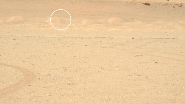 NASA'nın Mars'taki Perseverance keşif aracı, mini helikopter Ingenuity'nin fotoğrafını çekti.