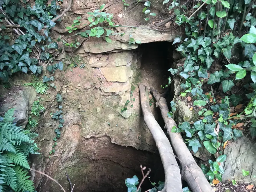 Üsküdar'ın göbeğindeki gizli tünele define talanı 3