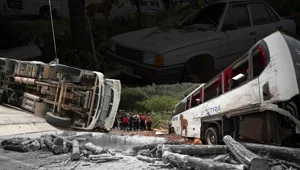 Çanakkale'de zincirleme trafik kazası: 8 ölü Çanakkale'de zincirleme trafik kazası: 8 ölü